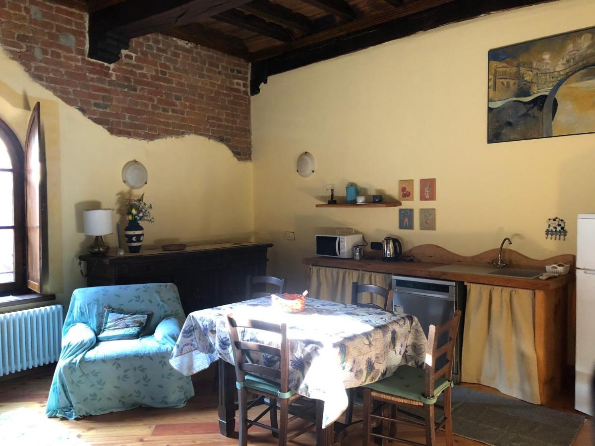 מלון Cinzano La Casa Del Castellano מראה חיצוני תמונה